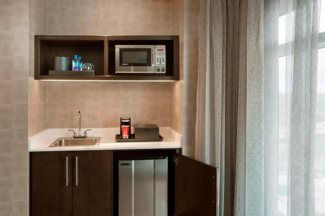 Buffalo Marriott at LECOM HARBORCENTER Esterno foto
