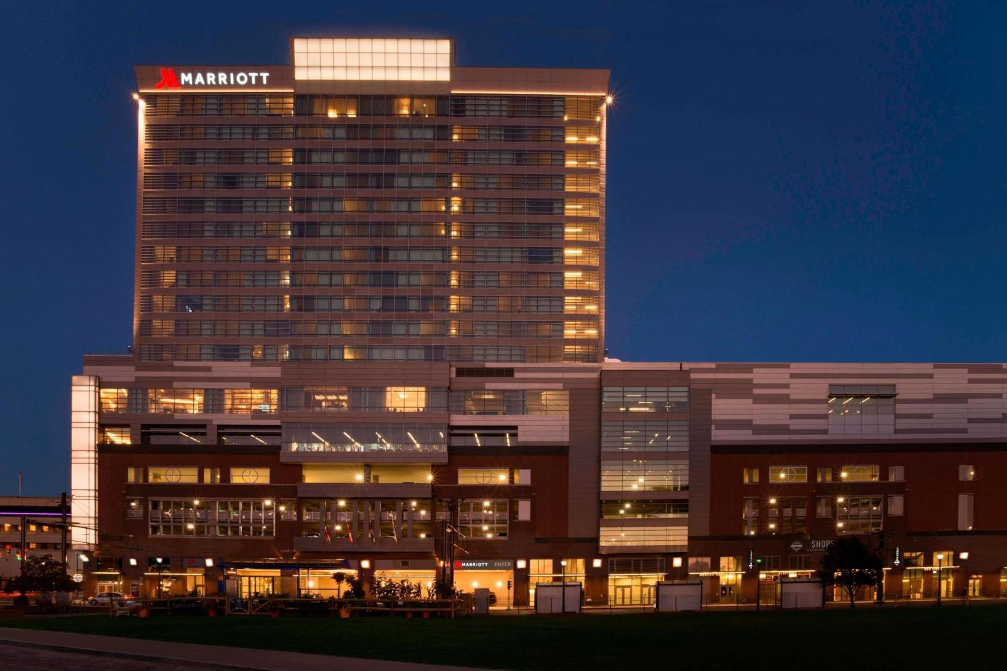 Buffalo Marriott at LECOM HARBORCENTER Esterno foto