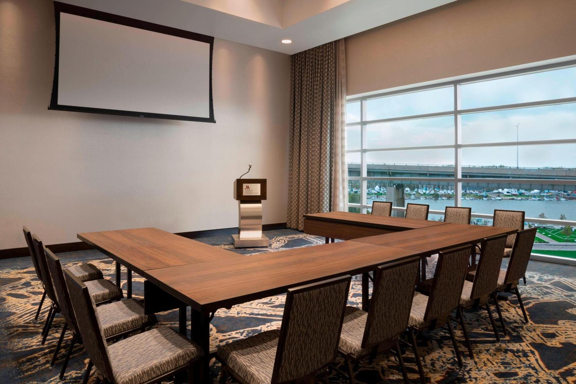 Buffalo Marriott at LECOM HARBORCENTER Esterno foto